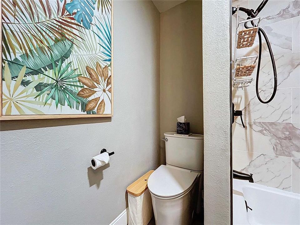 Activo con contrato: $525,000 (4 camas, 2 baños, 2112 Pies cuadrados)