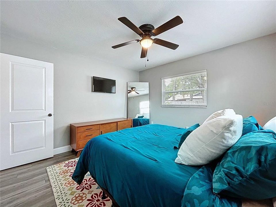 Activo con contrato: $525,000 (4 camas, 2 baños, 2112 Pies cuadrados)