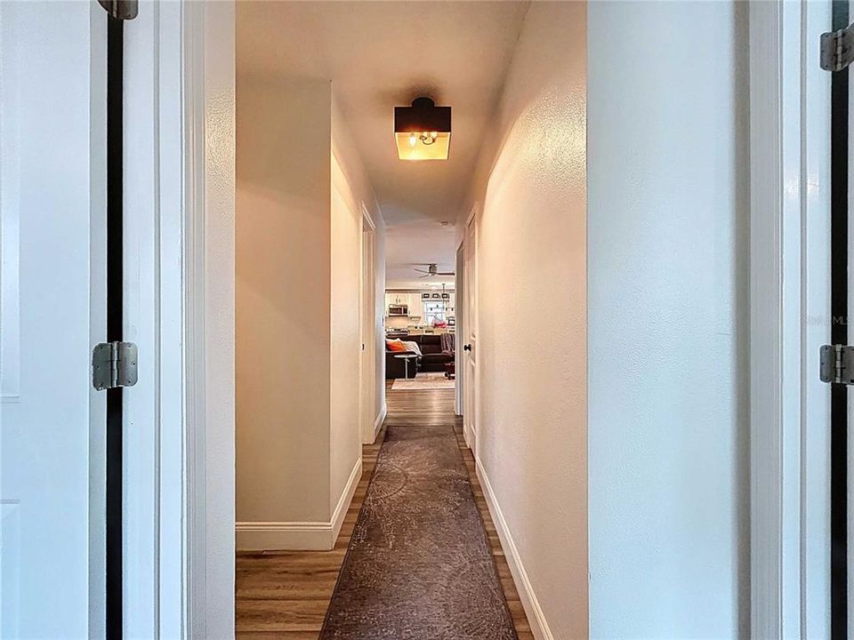 Activo con contrato: $525,000 (4 camas, 2 baños, 2112 Pies cuadrados)