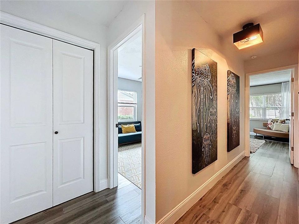 Activo con contrato: $525,000 (4 camas, 2 baños, 2112 Pies cuadrados)