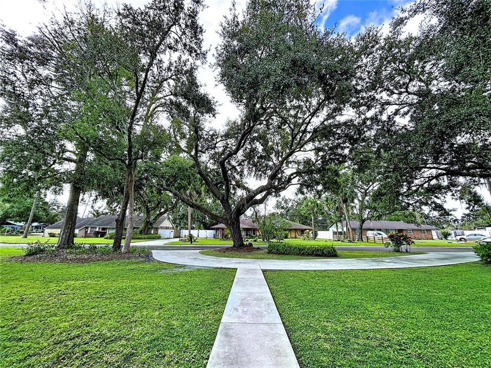 Activo con contrato: $525,000 (4 camas, 2 baños, 2112 Pies cuadrados)