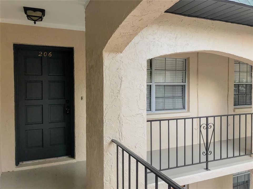 出租: $1,300 (1 贝兹, 1 浴室, 598 平方英尺)