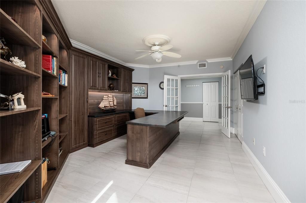 合同活跃: $1,250,000 (3 贝兹, 2 浴室, 1867 平方英尺)