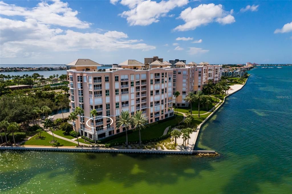 合同活跃: $1,250,000 (3 贝兹, 2 浴室, 1867 平方英尺)