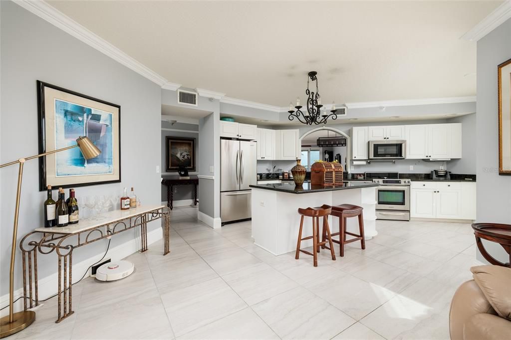 合同活跃: $1,250,000 (3 贝兹, 2 浴室, 1867 平方英尺)