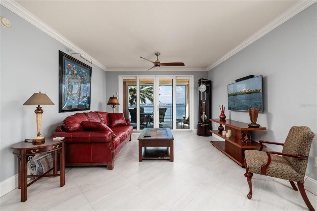 合同活跃: $1,250,000 (3 贝兹, 2 浴室, 1867 平方英尺)