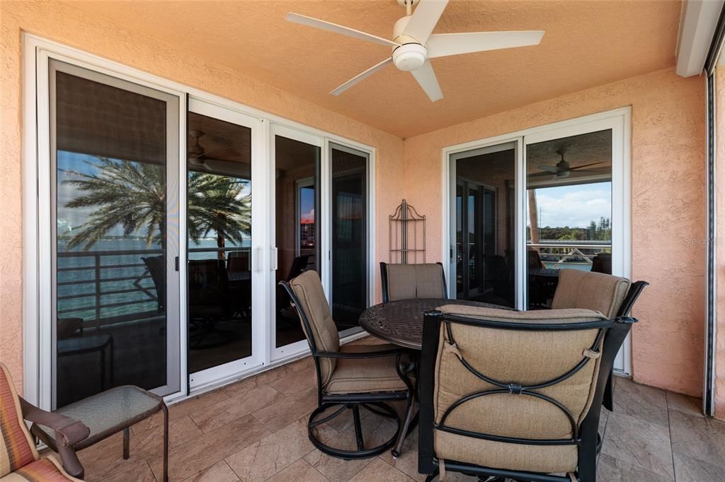 合同活跃: $1,250,000 (3 贝兹, 2 浴室, 1867 平方英尺)