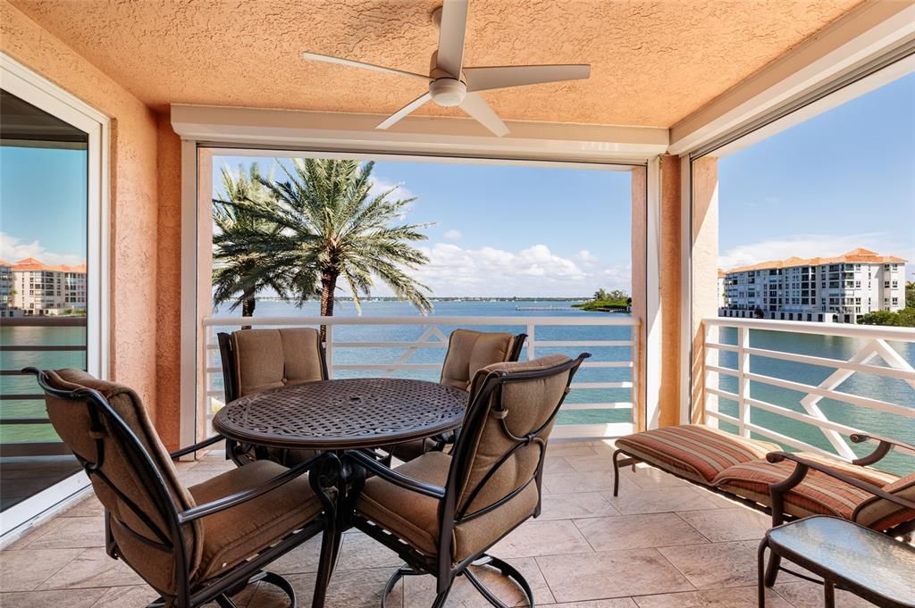 合同活跃: $1,250,000 (3 贝兹, 2 浴室, 1867 平方英尺)