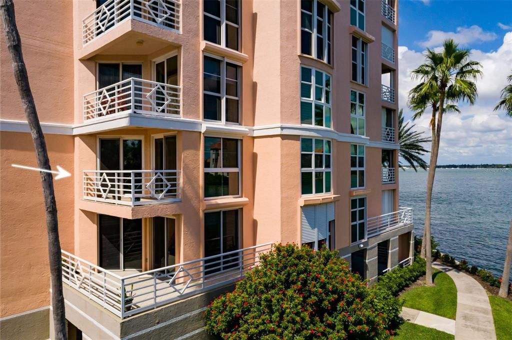 合同活跃: $1,250,000 (3 贝兹, 2 浴室, 1867 平方英尺)