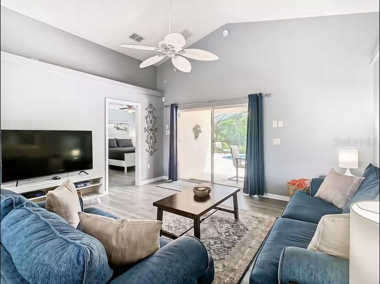 En Venta: $390,000 (3 camas, 2 baños, 1450 Pies cuadrados)