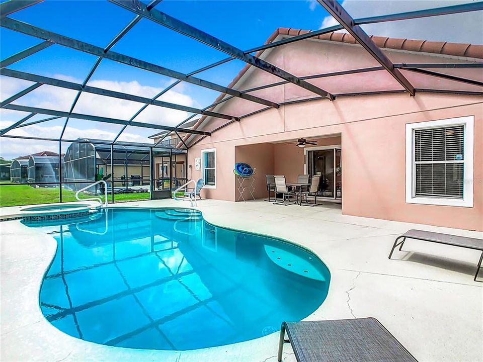 En Venta: $390,000 (3 camas, 2 baños, 1450 Pies cuadrados)