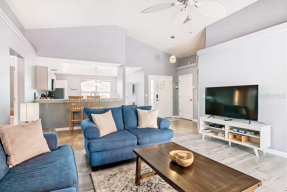 En Venta: $390,000 (3 camas, 2 baños, 1450 Pies cuadrados)