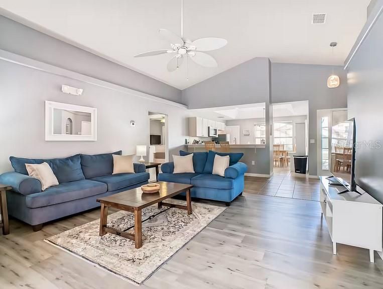 En Venta: $390,000 (3 camas, 2 baños, 1450 Pies cuadrados)