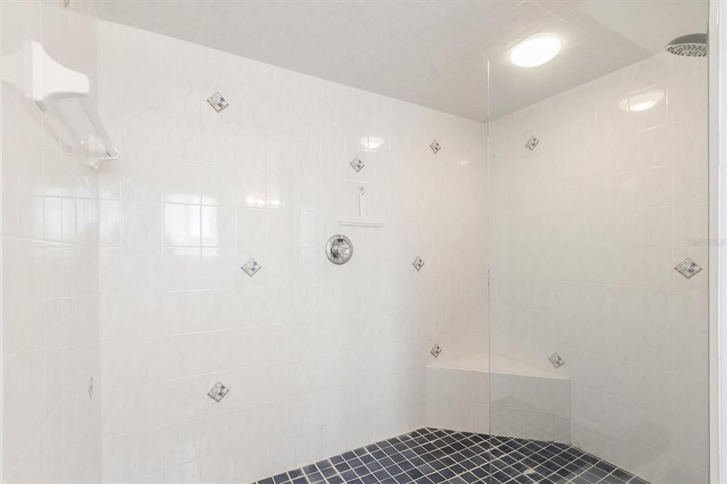 For Sale: $849,000 (3 beds, 2 baths, 2031 Square Feet)