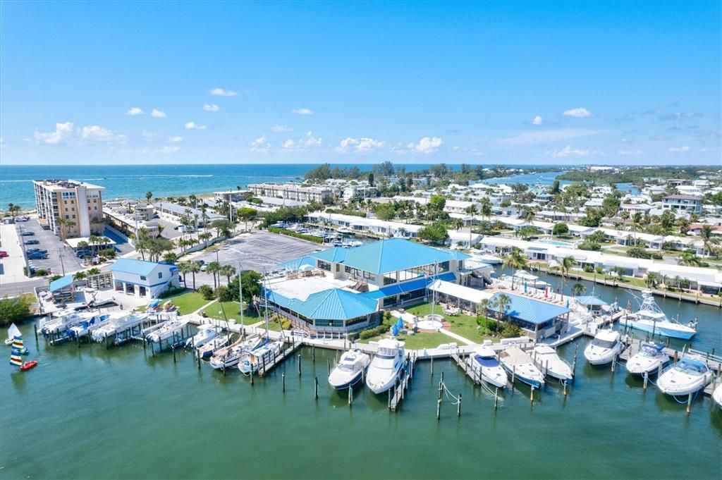 合同活跃: $239,900 (2 贝兹, 2 浴室, 1537 平方英尺)