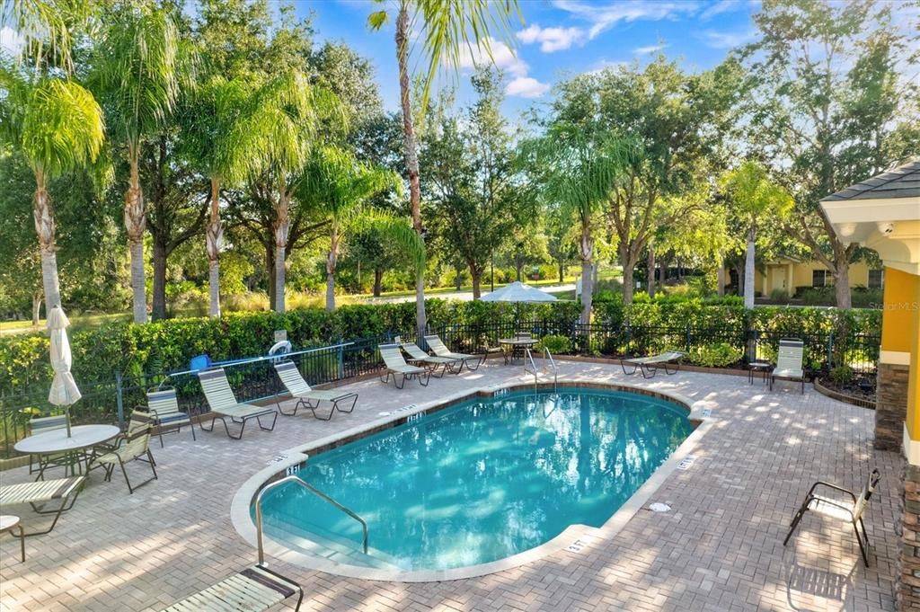 合同活跃: $239,900 (2 贝兹, 2 浴室, 1537 平方英尺)