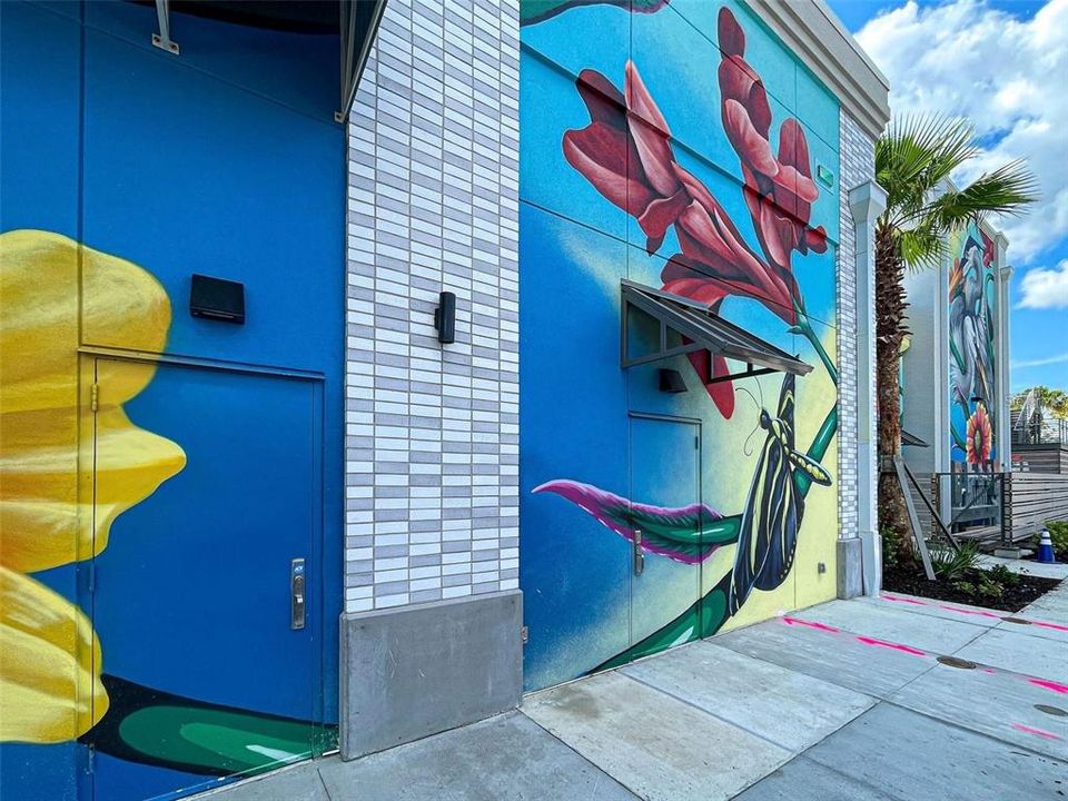 合同活跃: $239,900 (2 贝兹, 2 浴室, 1537 平方英尺)