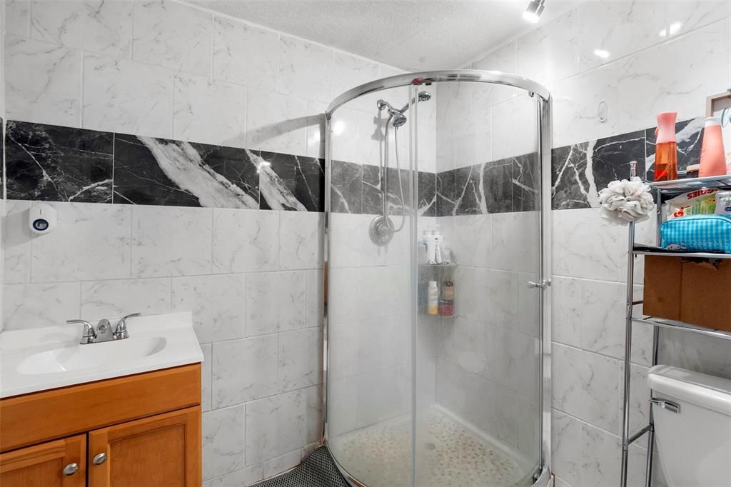 合同活跃: $399,900 (4 贝兹, 3 浴室, 1514 平方英尺)