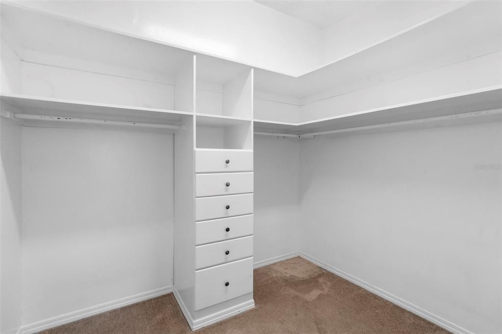 合同活跃: $399,900 (4 贝兹, 3 浴室, 1514 平方英尺)