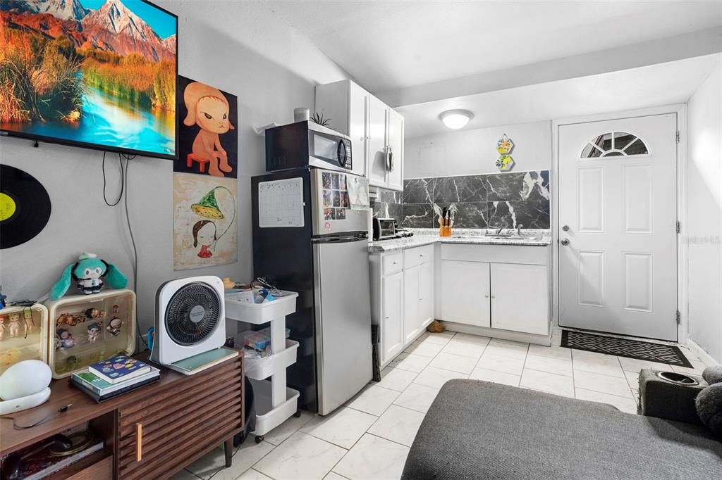 合同活跃: $399,900 (4 贝兹, 3 浴室, 1514 平方英尺)