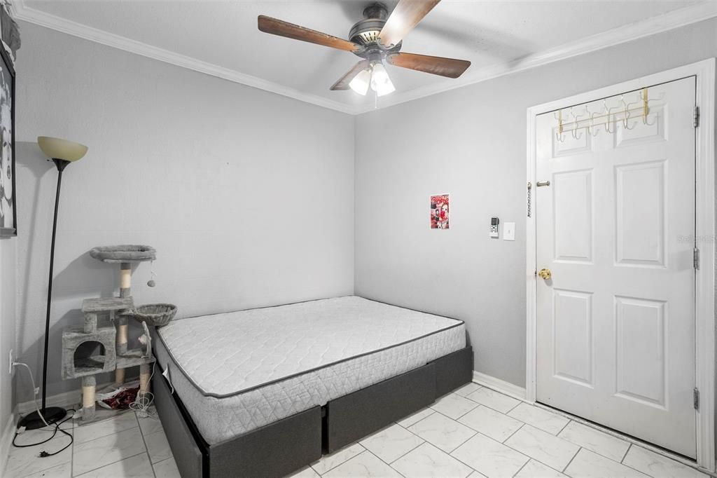 合同活跃: $399,900 (4 贝兹, 3 浴室, 1514 平方英尺)