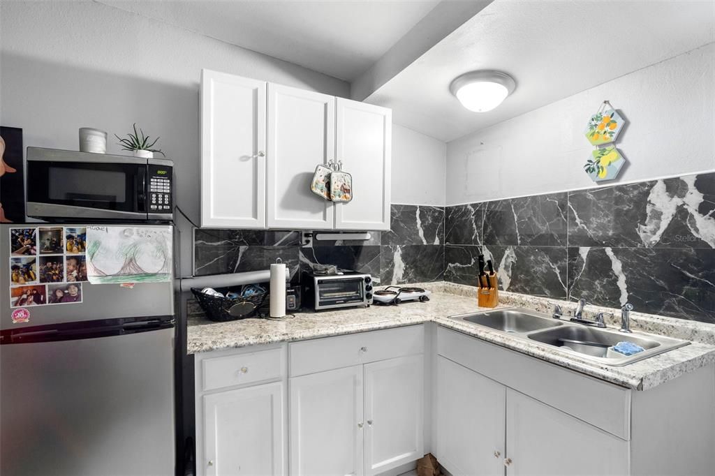 合同活跃: $399,900 (4 贝兹, 3 浴室, 1514 平方英尺)