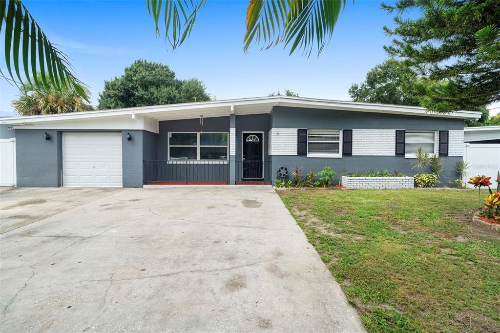 合同活跃: $399,900 (4 贝兹, 3 浴室, 1514 平方英尺)