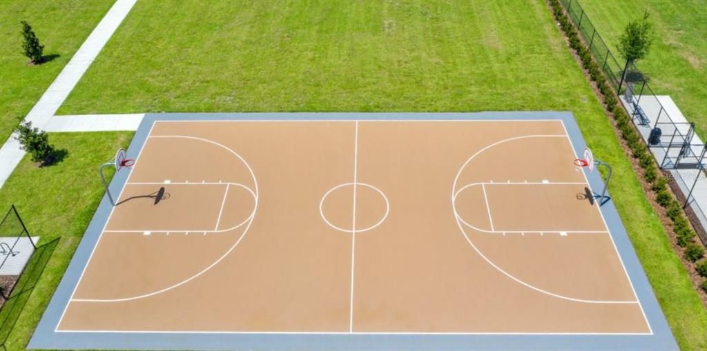 出租: $2,000 (4 贝兹, 3 浴室, 2174 平方英尺)