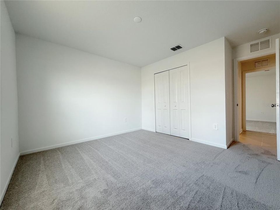 出租: $2,000 (4 贝兹, 3 浴室, 2174 平方英尺)