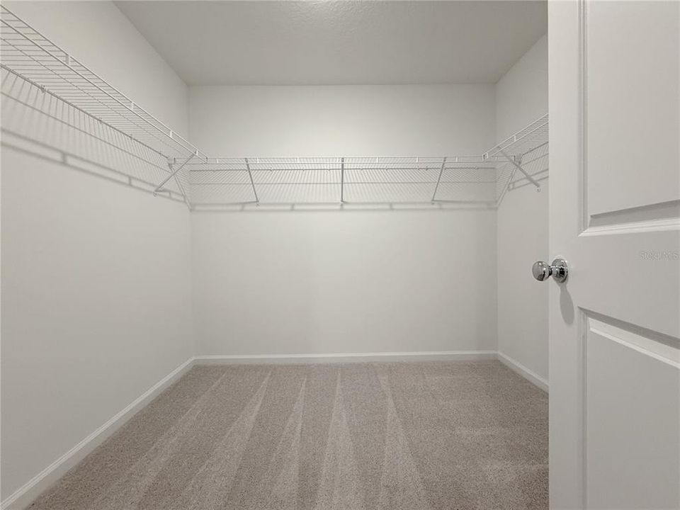 出租: $2,000 (4 贝兹, 3 浴室, 2174 平方英尺)