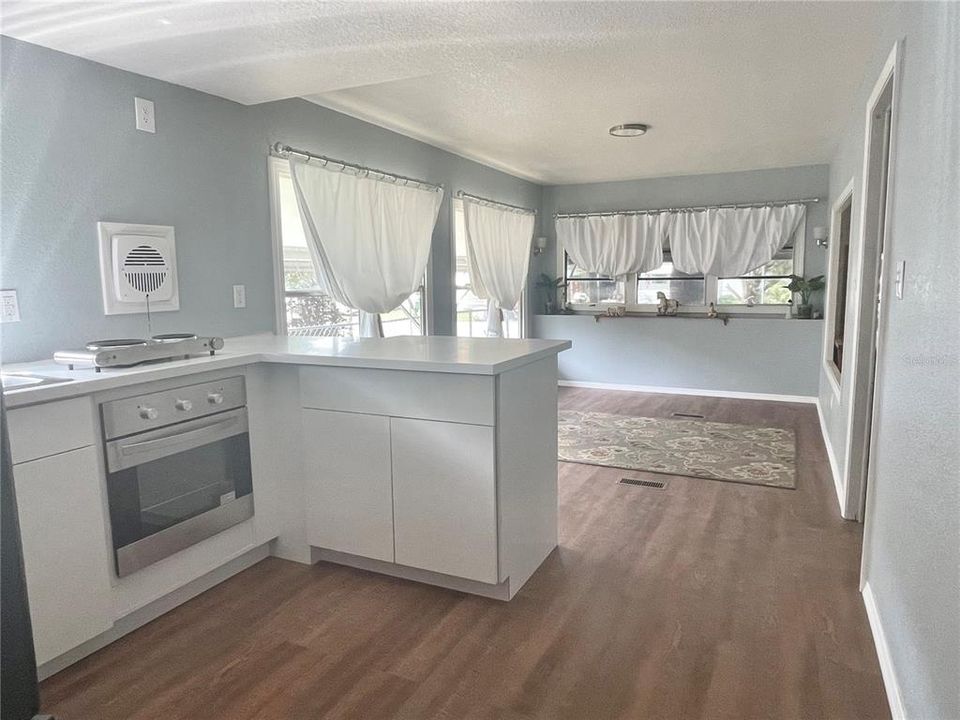 待售: $69,900 (1 贝兹, 1 浴室, 940 平方英尺)