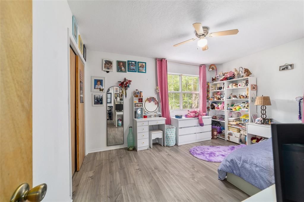 For Sale: $359,900 (3 beds, 2 baths, 1640 Square Feet)