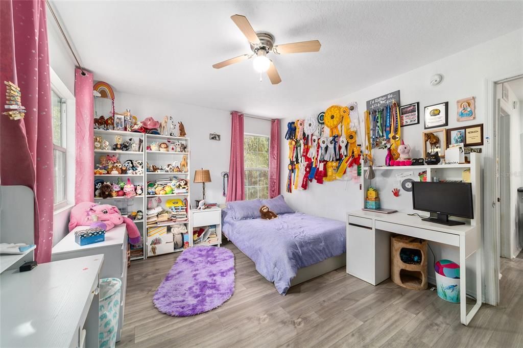 For Sale: $359,900 (3 beds, 2 baths, 1640 Square Feet)