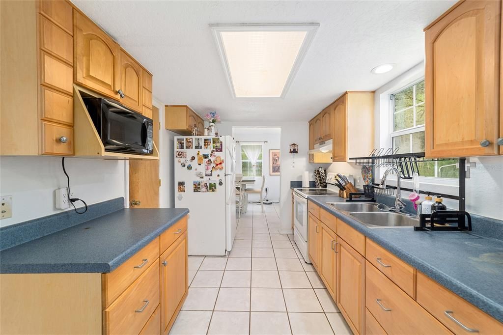 For Sale: $359,900 (3 beds, 2 baths, 1640 Square Feet)