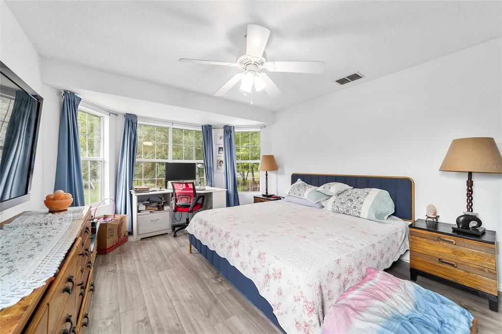 For Sale: $359,900 (3 beds, 2 baths, 1640 Square Feet)