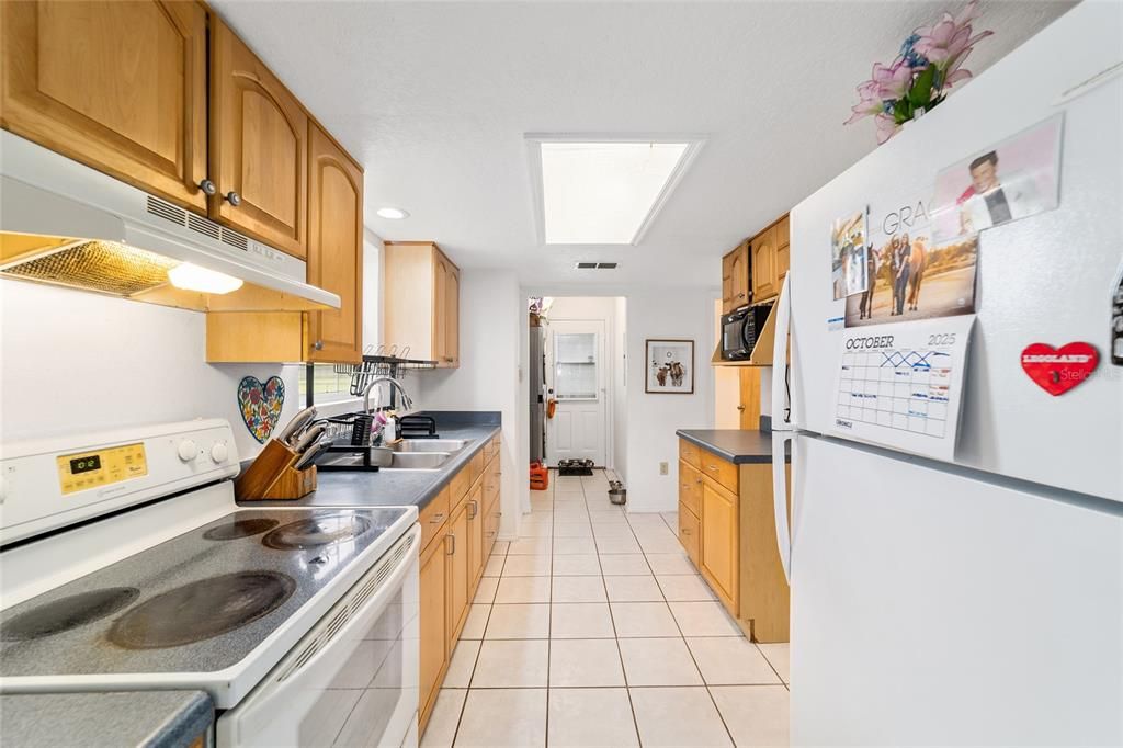 For Sale: $359,900 (3 beds, 2 baths, 1640 Square Feet)