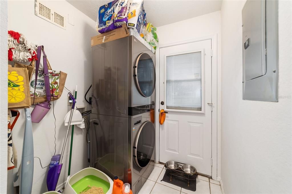 For Sale: $359,900 (3 beds, 2 baths, 1640 Square Feet)