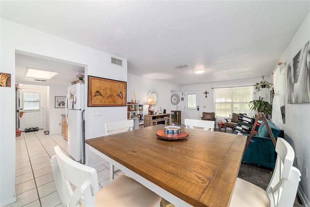 For Sale: $359,900 (3 beds, 2 baths, 1640 Square Feet)