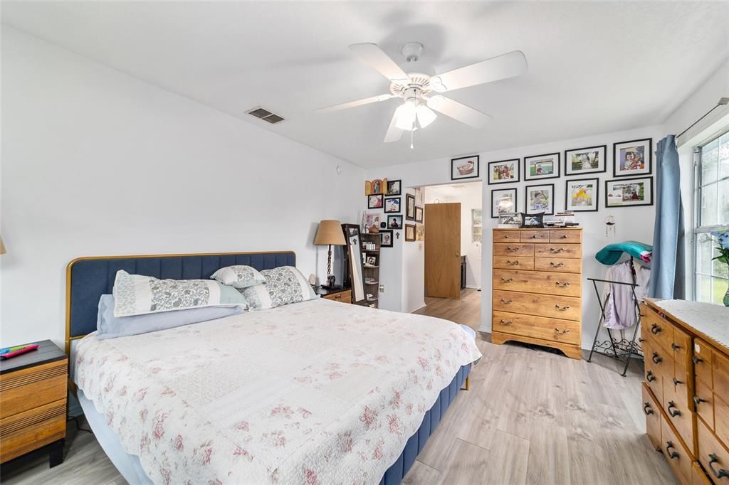 For Sale: $359,900 (3 beds, 2 baths, 1640 Square Feet)