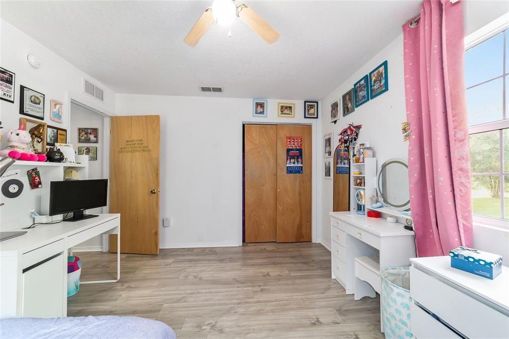 For Sale: $359,900 (3 beds, 2 baths, 1640 Square Feet)