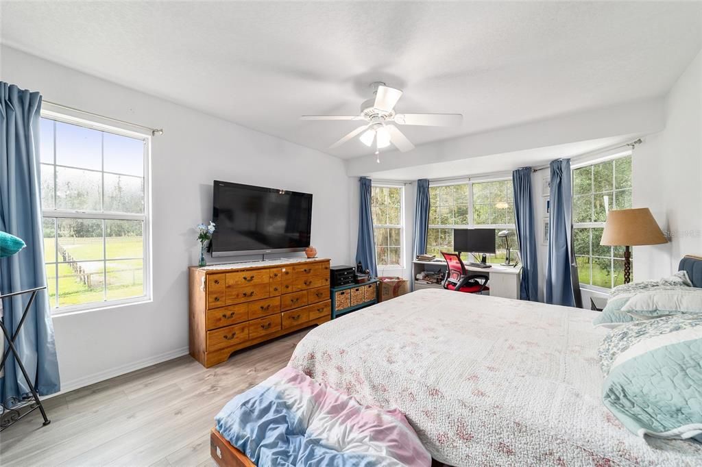 For Sale: $359,900 (3 beds, 2 baths, 1640 Square Feet)