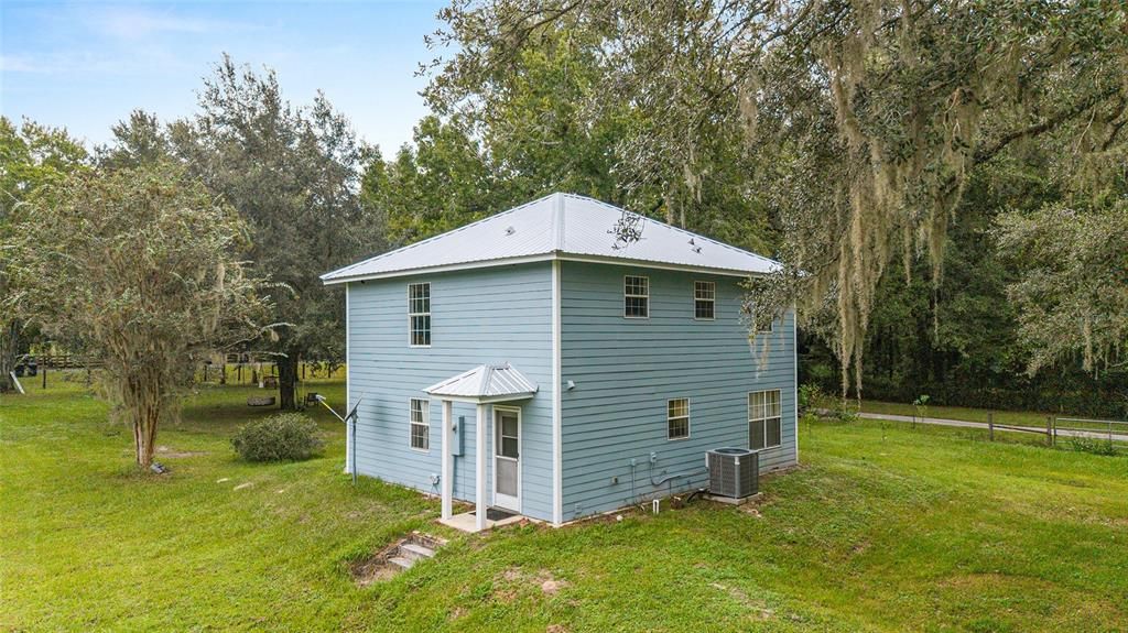 For Sale: $359,900 (3 beds, 2 baths, 1640 Square Feet)