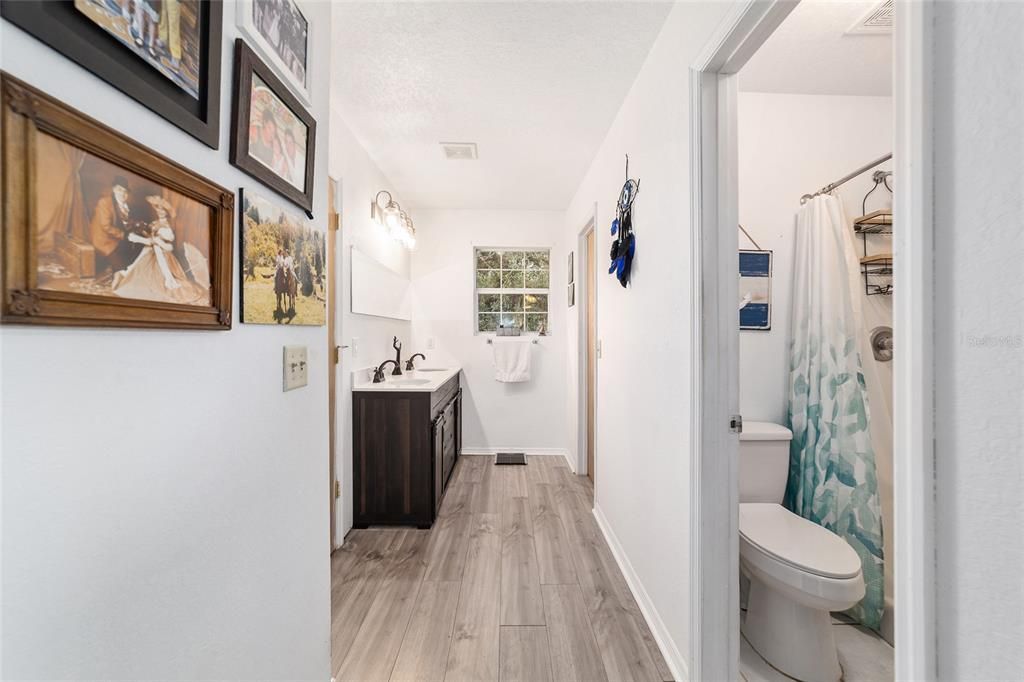 For Sale: $359,900 (3 beds, 2 baths, 1640 Square Feet)