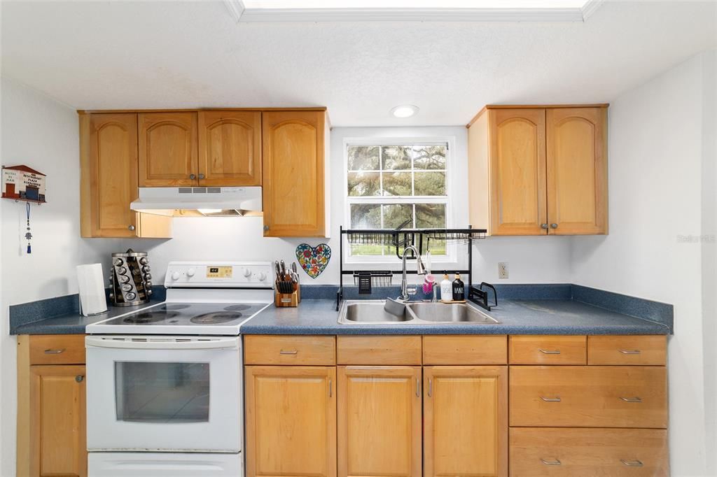 For Sale: $359,900 (3 beds, 2 baths, 1640 Square Feet)