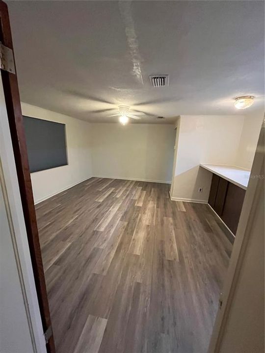 For Sale: $249,000 (3 beds, 2 baths, 1320 Square Feet)