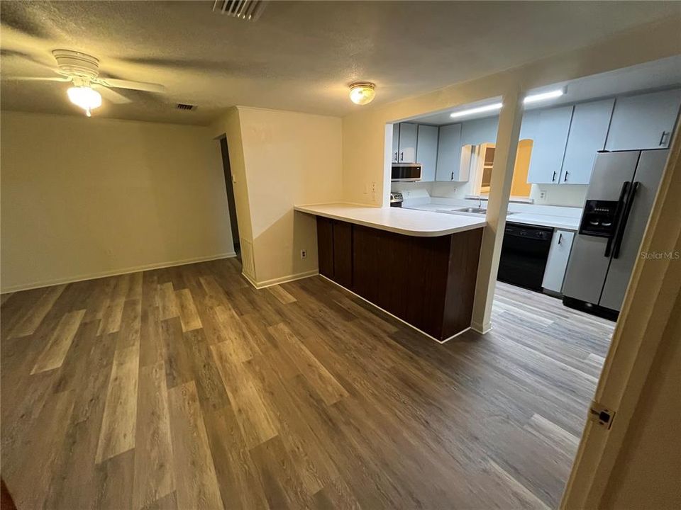 For Sale: $249,000 (3 beds, 2 baths, 1320 Square Feet)