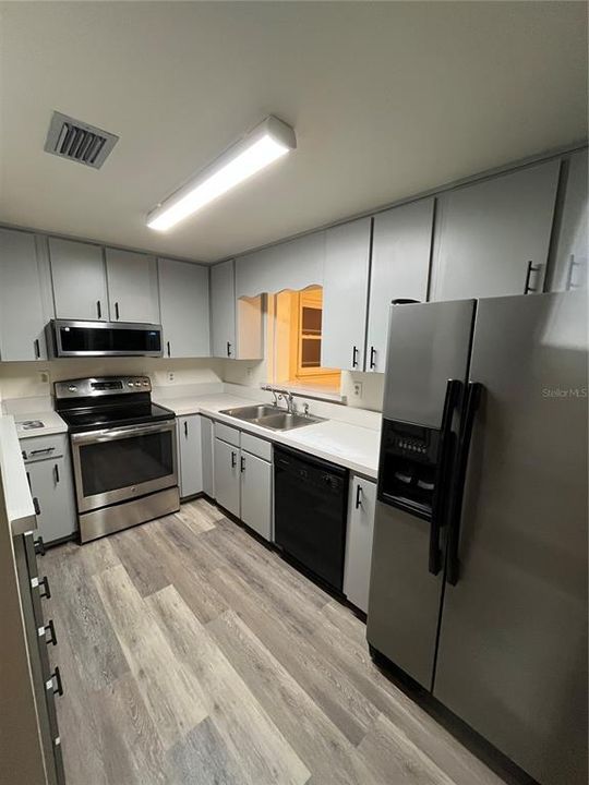 For Sale: $249,000 (3 beds, 2 baths, 1320 Square Feet)