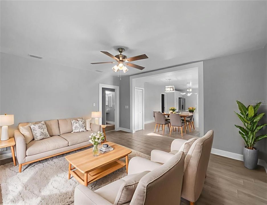 En Venta: $330,000 (3 camas, 2 baños, 1376 Pies cuadrados)