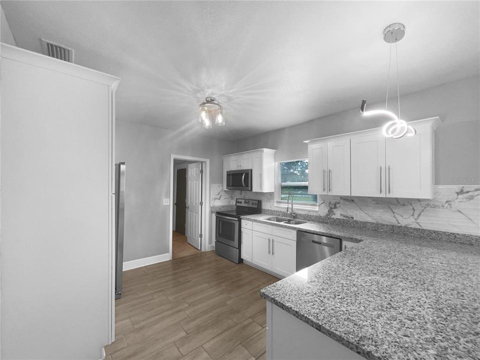 En Venta: $330,000 (3 camas, 2 baños, 1376 Pies cuadrados)