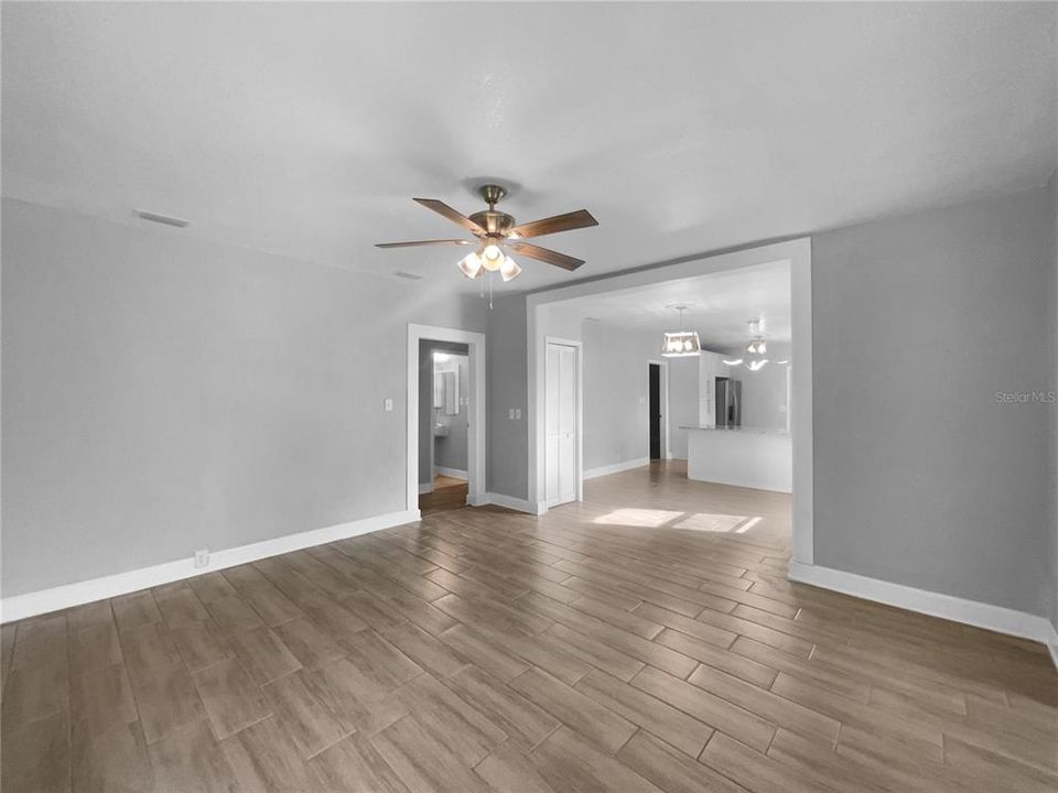 En Venta: $330,000 (3 camas, 2 baños, 1376 Pies cuadrados)